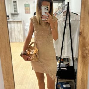 Vestido antelina tachuelas