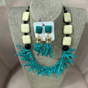 Collar mare azul