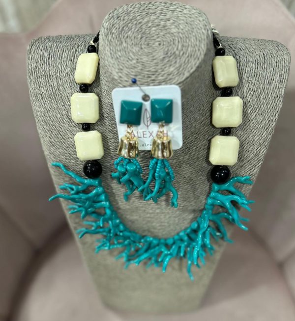 Collar mare azul