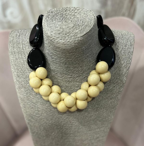 Collar uvas blanco